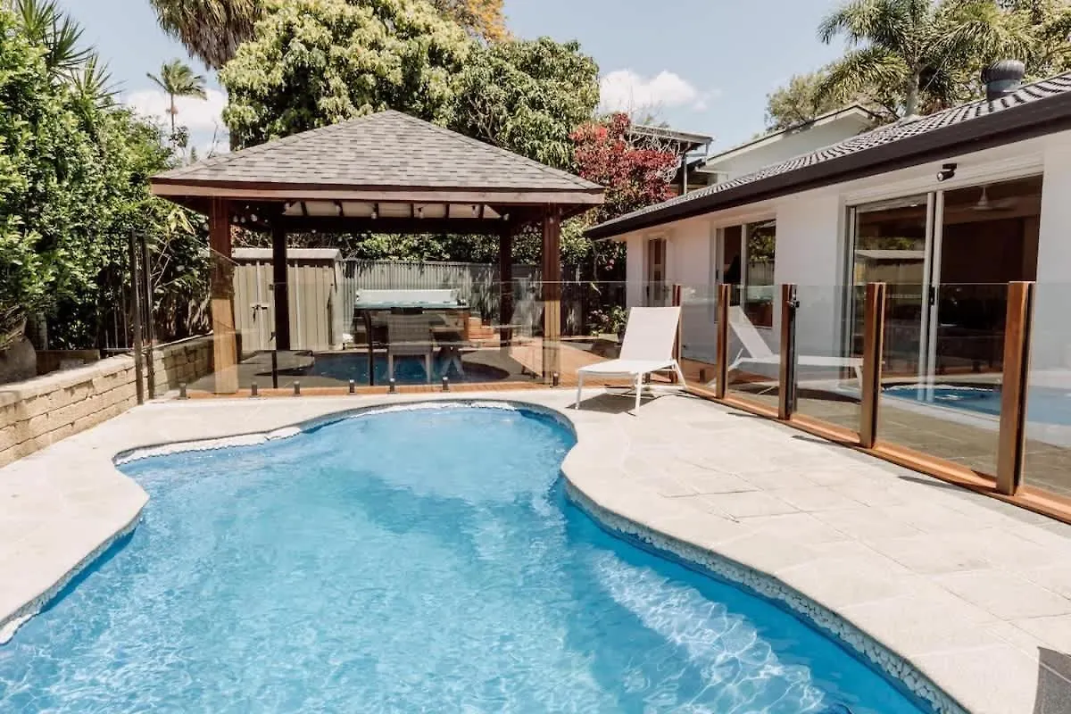 'Wrigley House' - Pool Jaccuzi Dog Friendly Villa Maroochydore