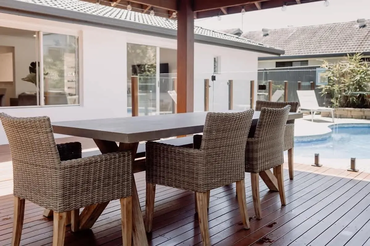 Holiday home 'Wrigley House' - Pool Jaccuzi Dog Friendly Villa Maroochydore
