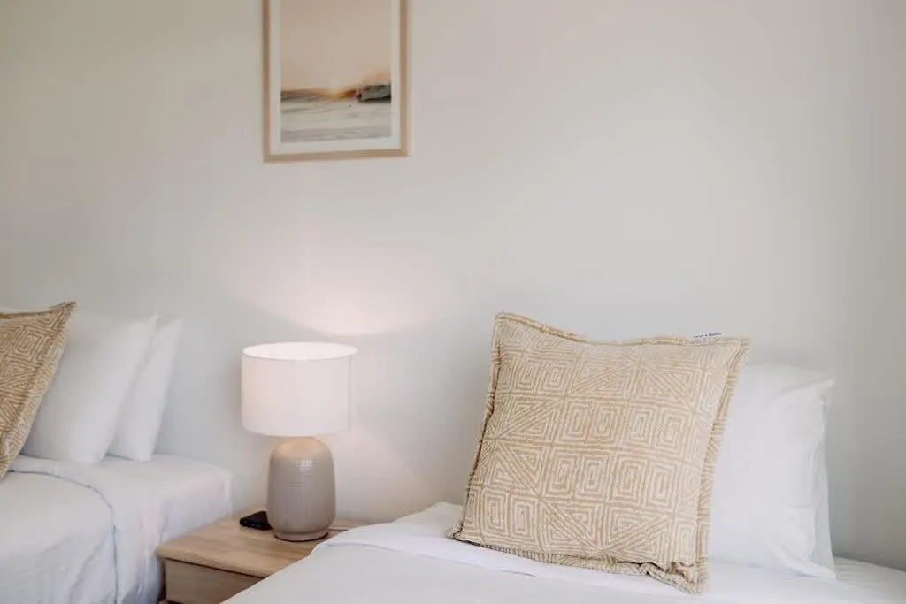 'Wrigley House' - Pool Jaccuzi Dog Friendly Villa Maroochydore