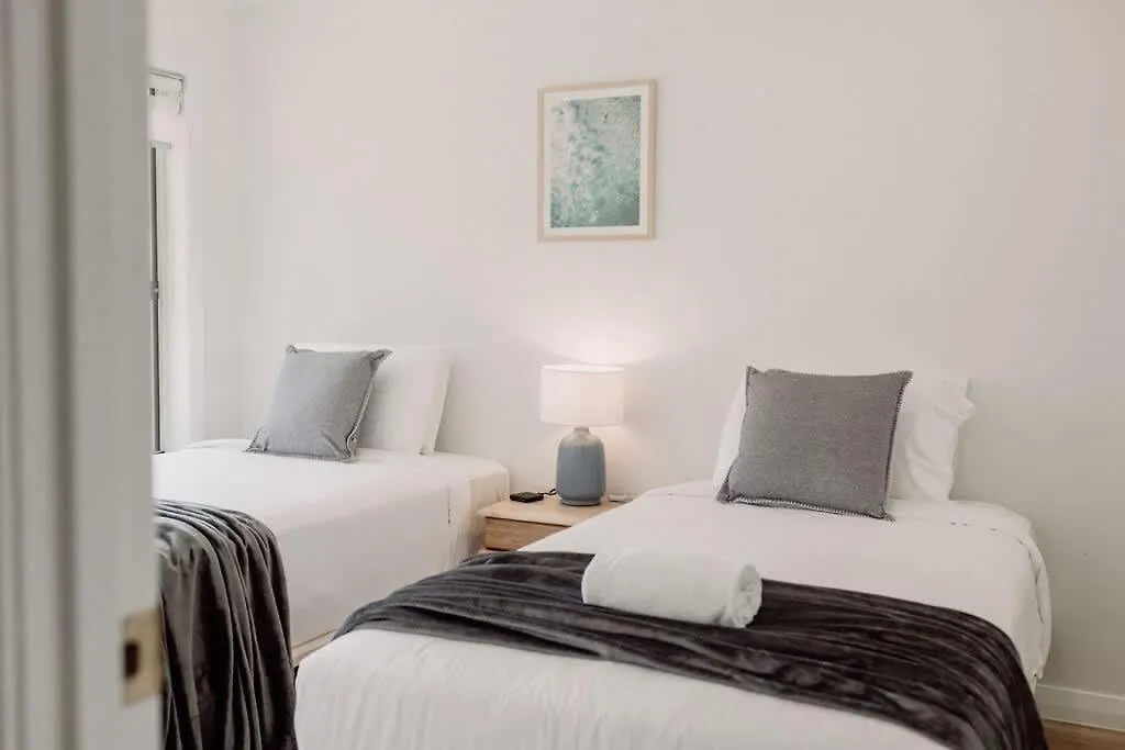 Holiday home 'Wrigley House' - Pool Jaccuzi Dog Friendly Villa Maroochydore