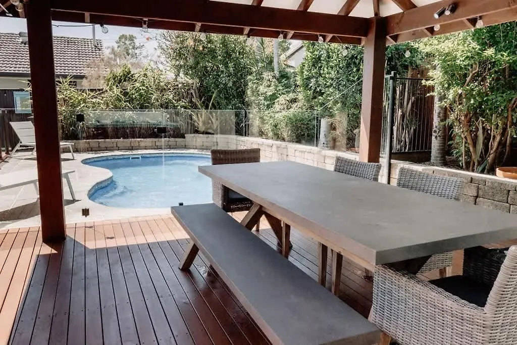 'Wrigley House' - Pool Jaccuzi Dog Friendly Villa Maroochydore