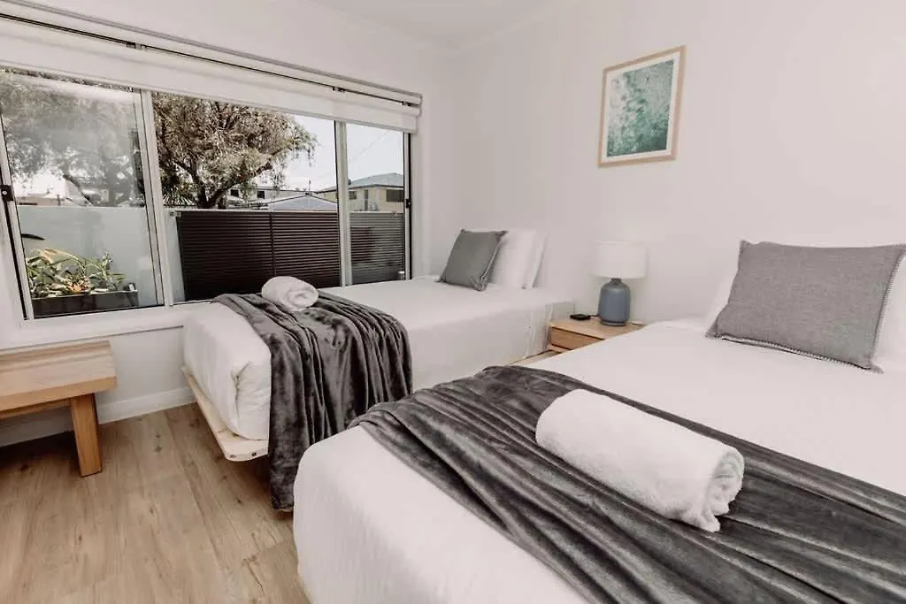 'Wrigley House' - Pool Jaccuzi Dog Friendly Villa Maroochydore